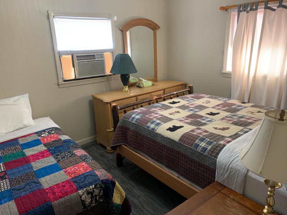 Phillips Historic Motel & Cottages Robbinsville Extérieur photo