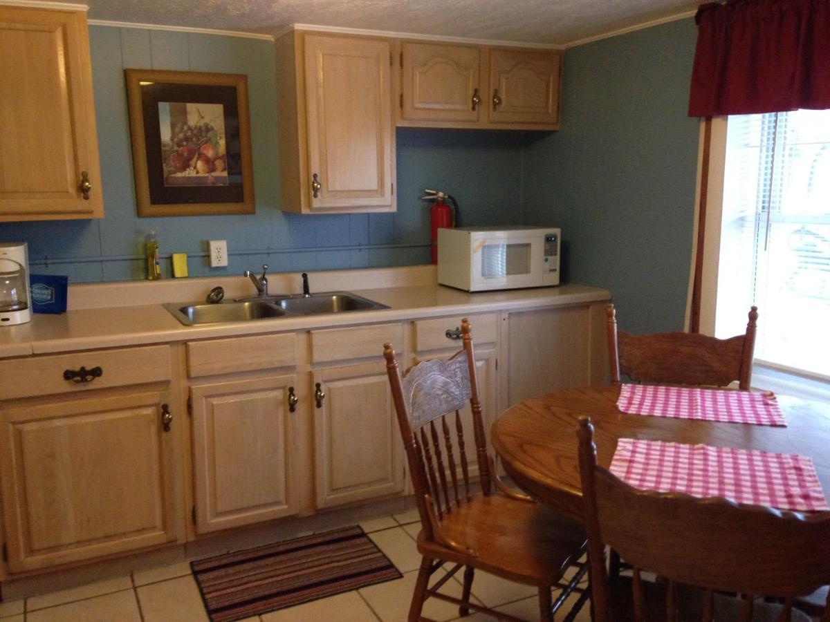 Phillips Historic Motel & Cottages Robbinsville Extérieur photo